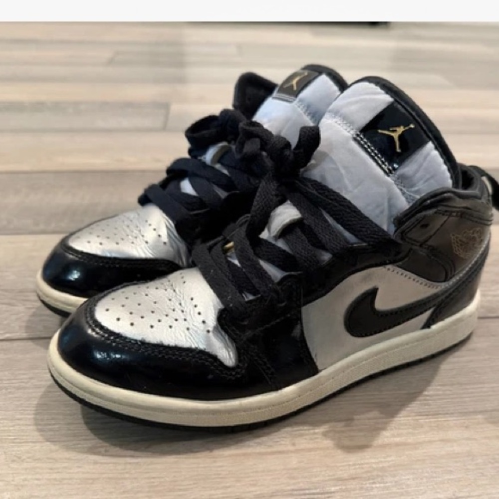 Nike Air Jordan 1 Mid SE "Black/Metallic Gold/Metallic Silver" Sz 13.5